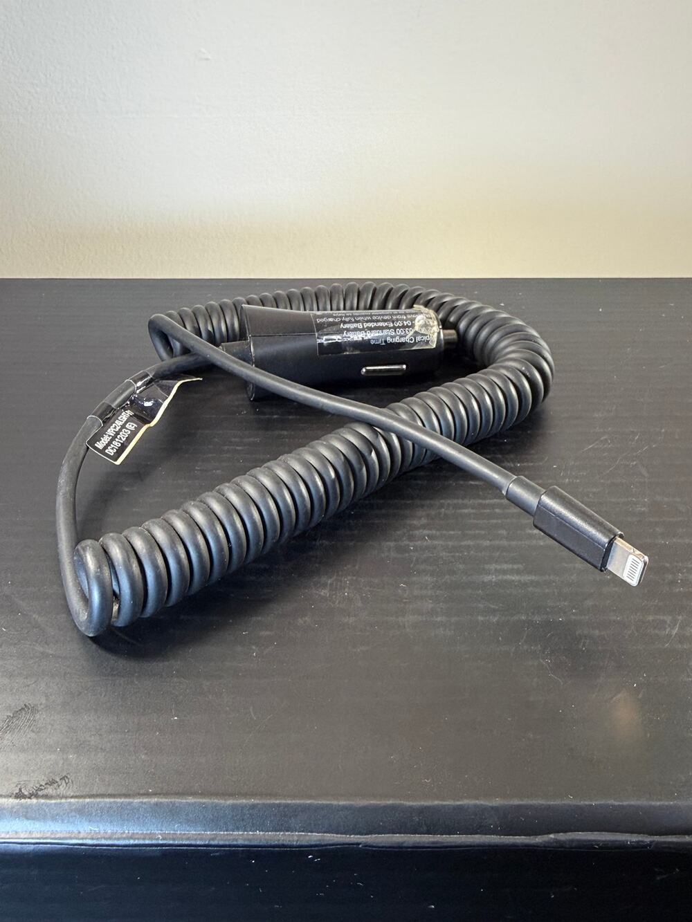 12 V Black Coiled Car Lightning Charger